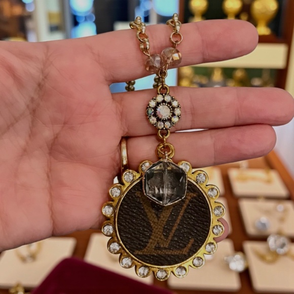 Upcycled Louis Vuitton necklace, recycled handbag , long necklace - Picture 4 of 9